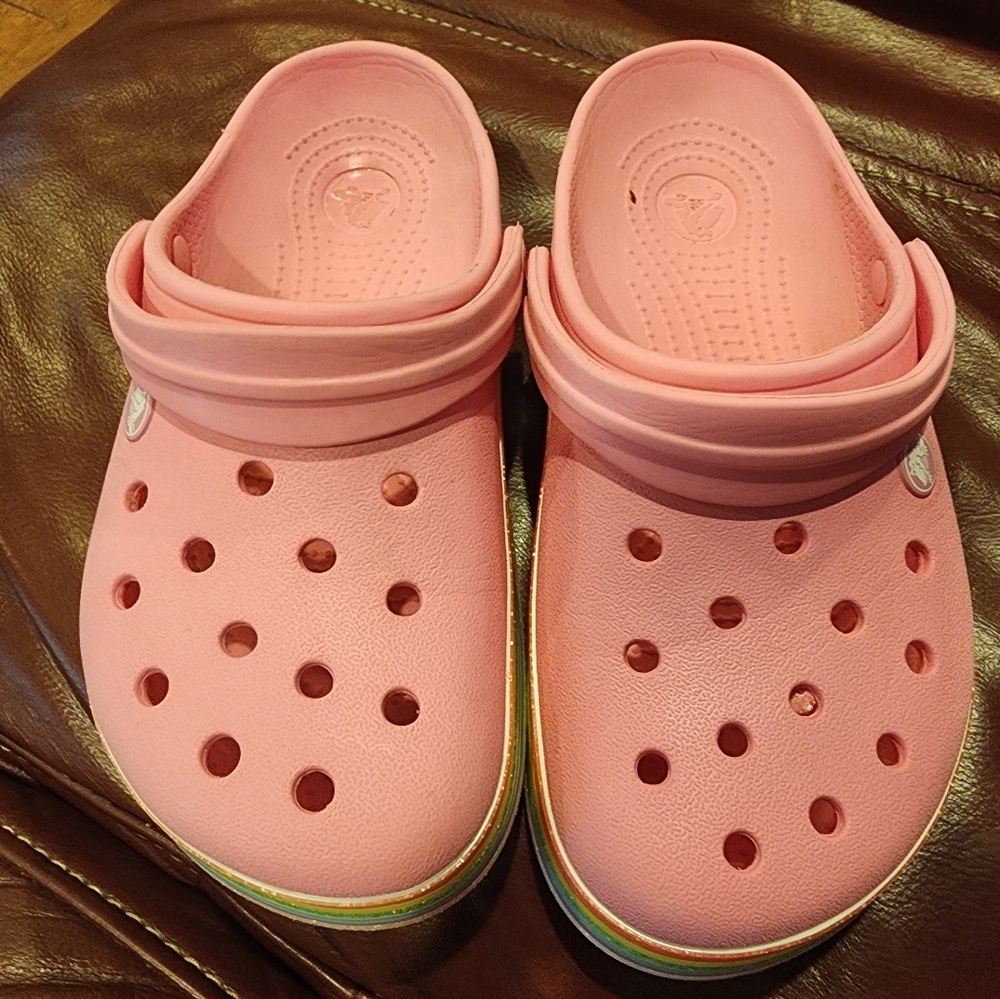 Girls pink Crocs